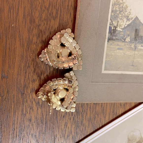 Vintage Unsigned Triangular Bypass Aurora Borealis (AB) Crystal Clip on Earrings - Picture 13 of 16